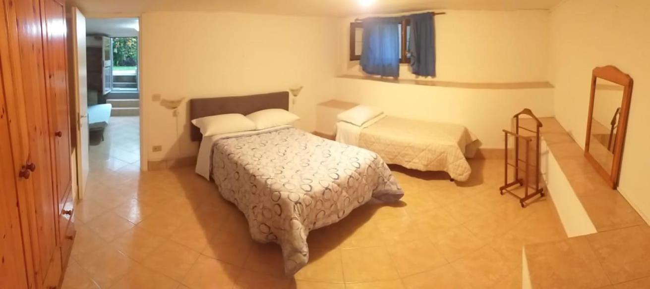 Garden Basement - Seminterrato Max 4 Ospiti - Fiumicino Vicino Aeroporto E Fiera Appartement Buitenkant foto