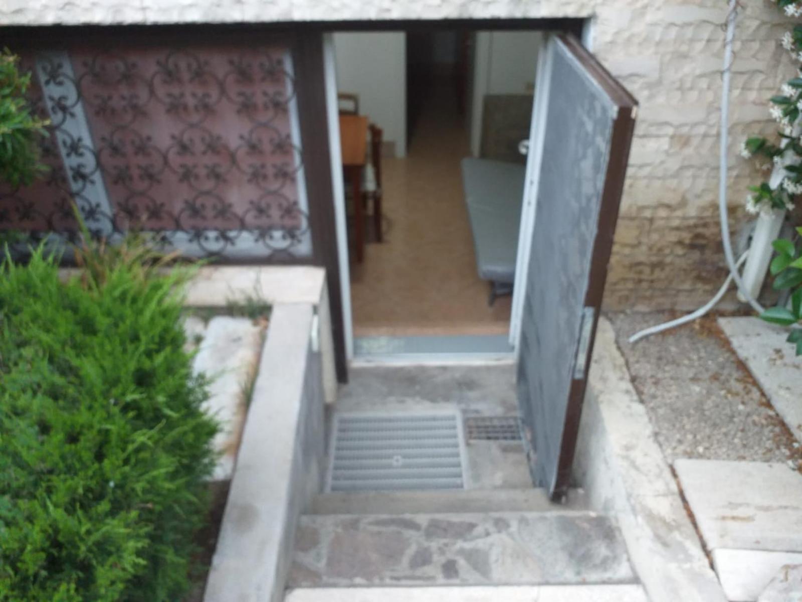 Garden Basement - Seminterrato Max 4 Ospiti - Fiumicino Vicino Aeroporto E Fiera Appartement Buitenkant foto