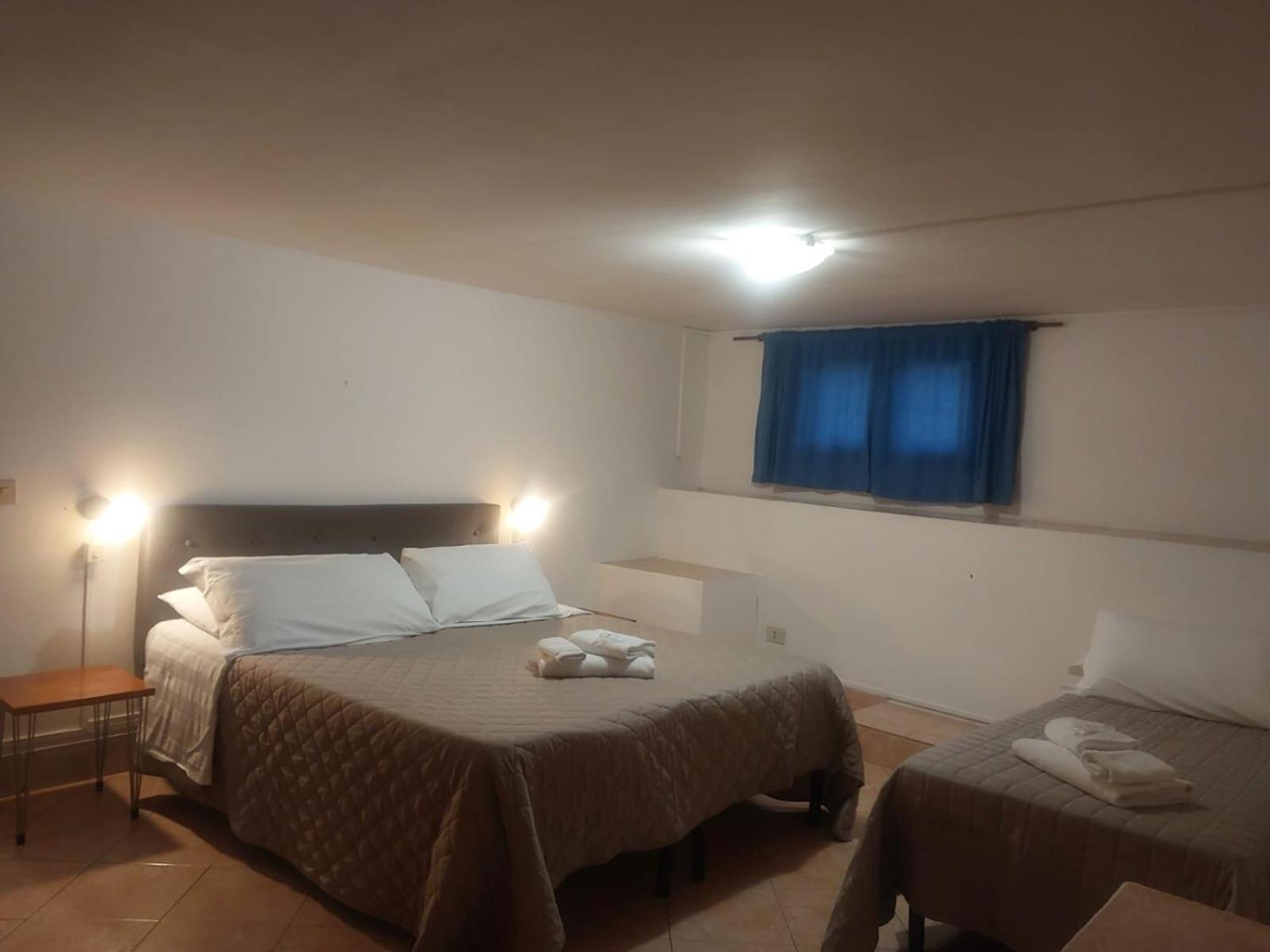 Garden Basement - Seminterrato Max 4 Ospiti - Fiumicino Vicino Aeroporto E Fiera Appartement Buitenkant foto